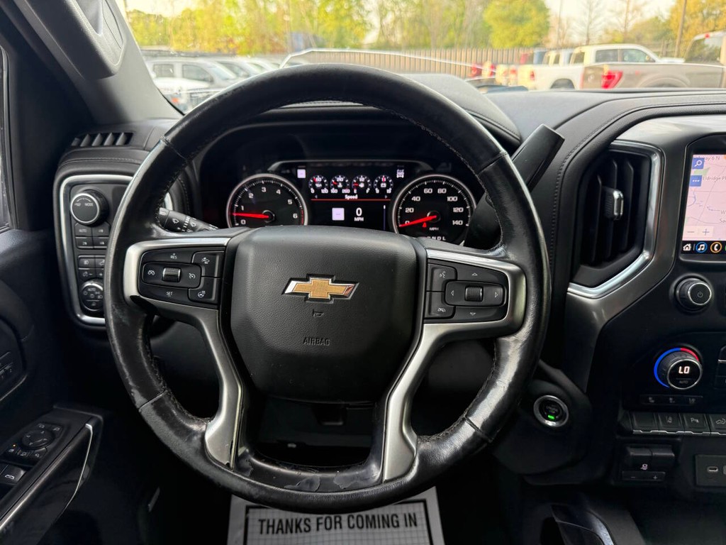 Chevrolet Silverado 2500HD Vehicle Full-screen Gallery Image 22