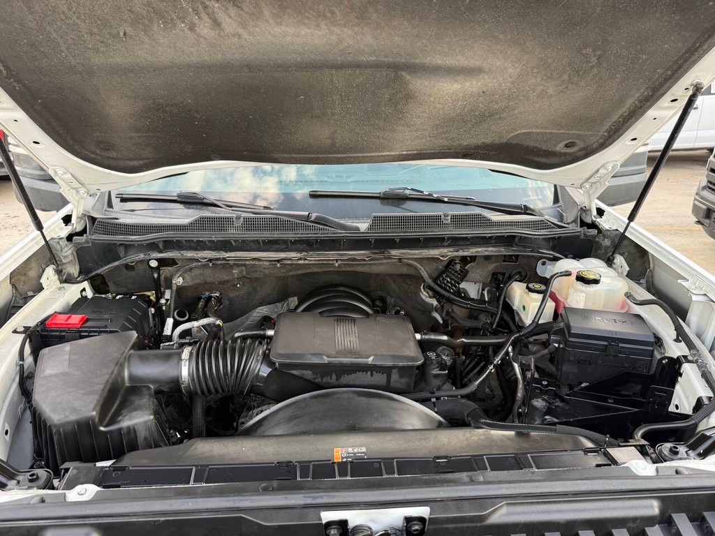 Chevrolet Silverado 2500HD Vehicle Full-screen Gallery Image 34