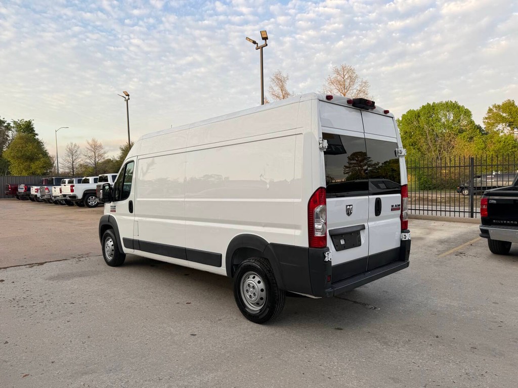 Ram ProMaster Cargo Van Vehicle Full-screen Gallery Image 04