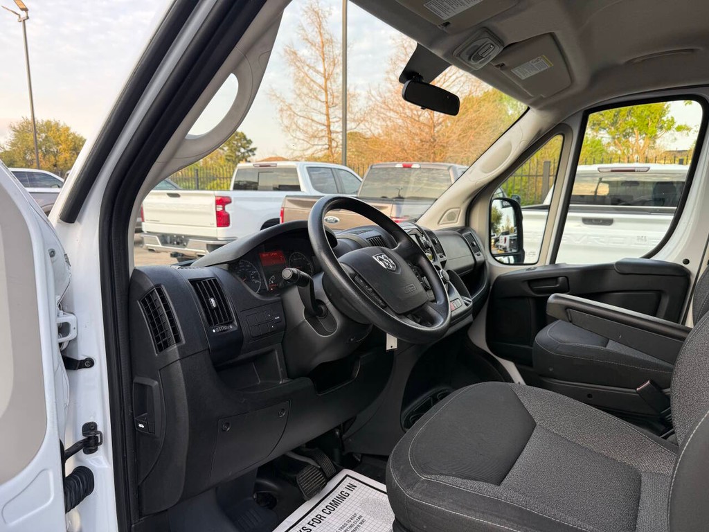Ram ProMaster Cargo Van Vehicle Full-screen Gallery Image 06
