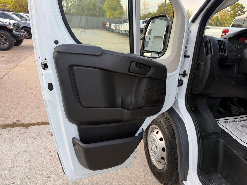 Ram ProMaster Cargo Van Vehicle Full-screen Gallery Image 08