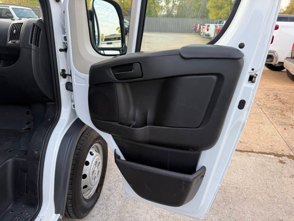 Ram ProMaster Cargo Van Vehicle Full-screen Gallery Image 11