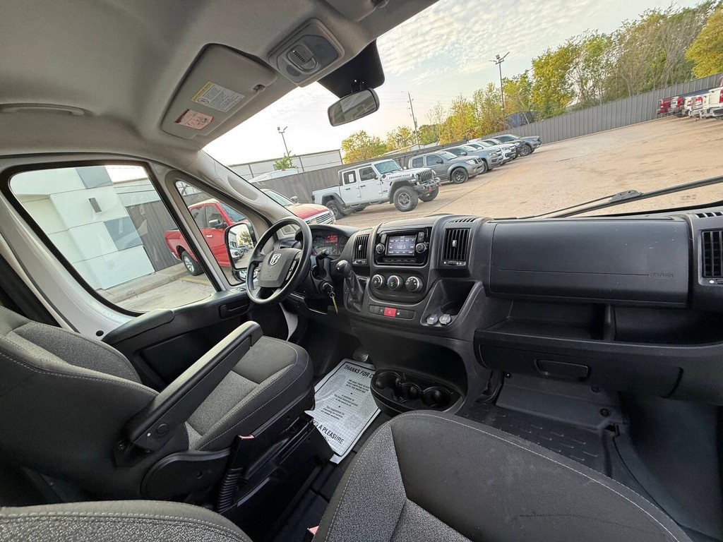 Ram ProMaster Cargo Van Vehicle Full-screen Gallery Image 13