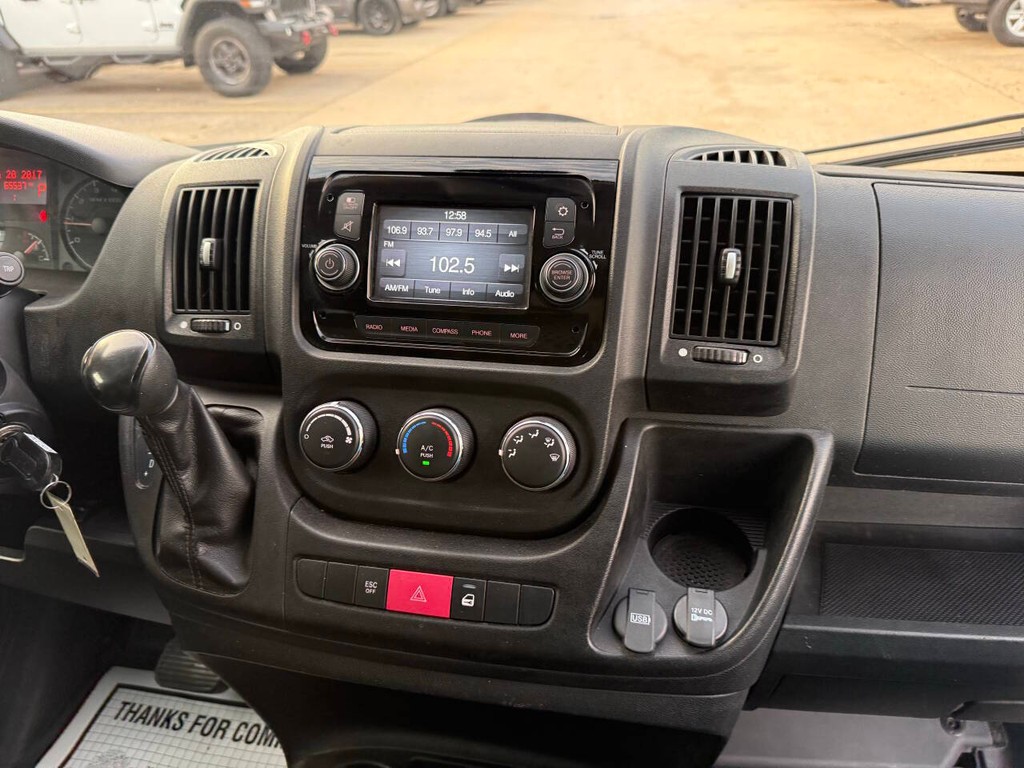 Ram ProMaster Cargo Van Vehicle Full-screen Gallery Image 17