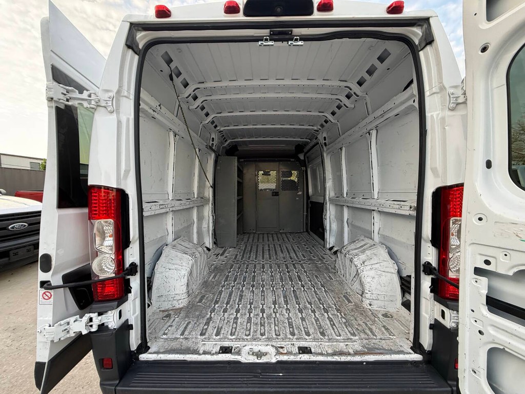 Ram ProMaster Cargo Van Vehicle Full-screen Gallery Image 28