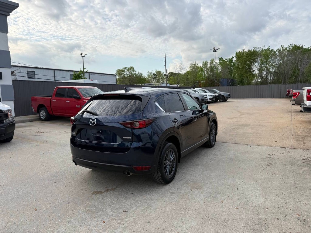 Mazda CX-5 Vehicle Full-screen Gallery Image 05