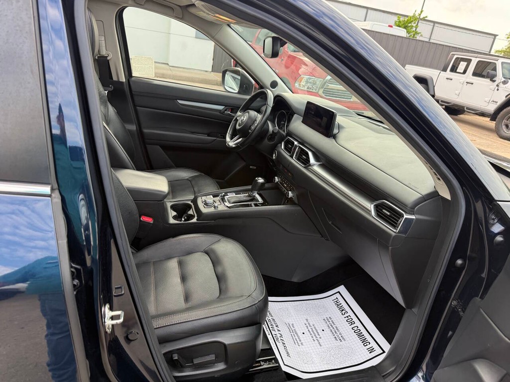 Mazda CX-5 Vehicle Full-screen Gallery Image 10