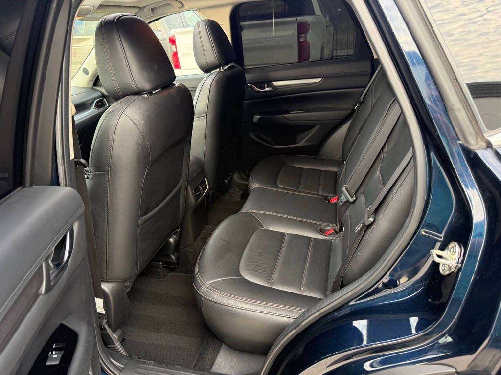 Mazda CX-5 Vehicle Full-screen Gallery Image 13