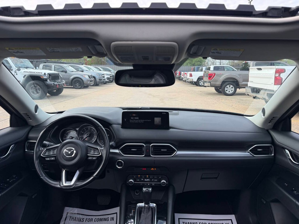 Mazda CX-5 Vehicle Full-screen Gallery Image 17