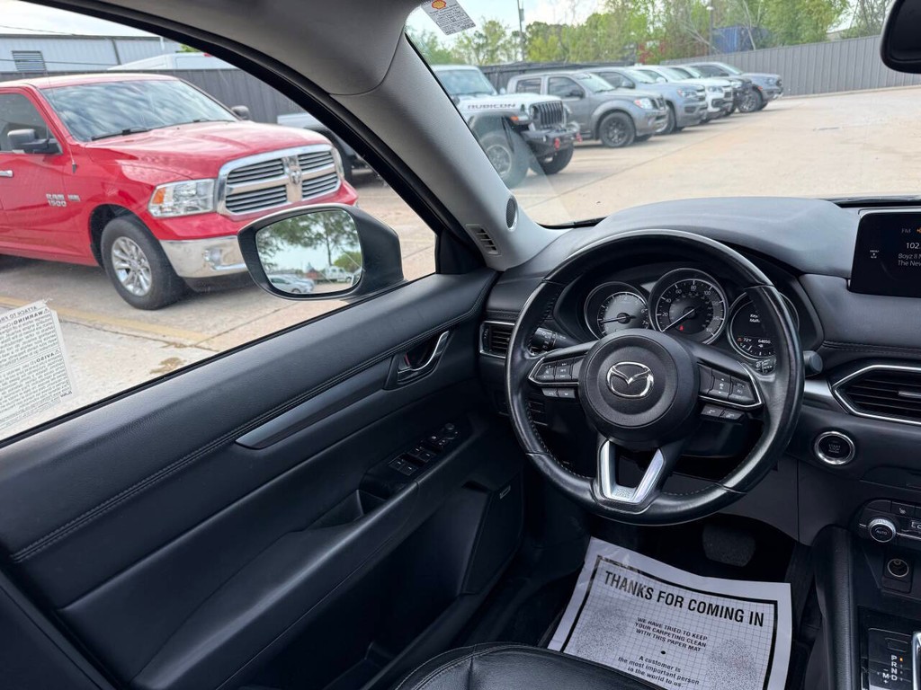 Mazda CX-5 Vehicle Full-screen Gallery Image 19