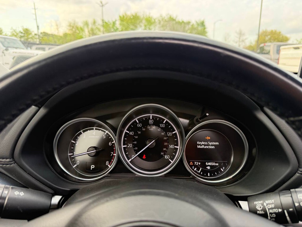 Mazda CX-5 Vehicle Full-screen Gallery Image 31