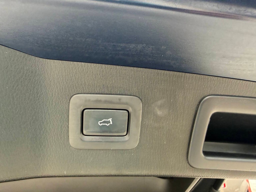 Mazda CX-5 Vehicle Full-screen Gallery Image 37