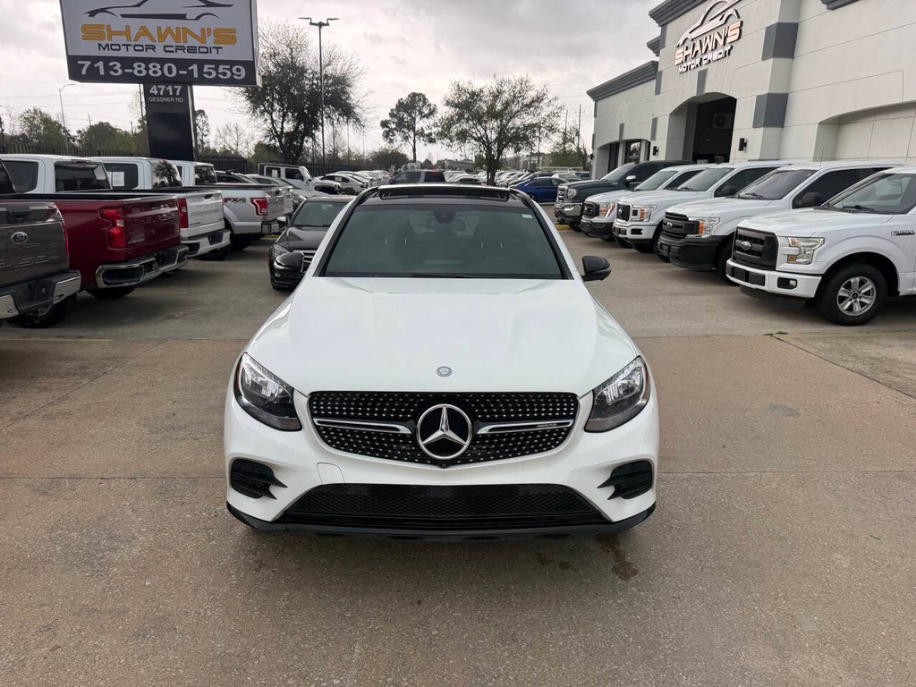 Mercedes-Benz GLC Vehicle Full-screen Gallery Image 41