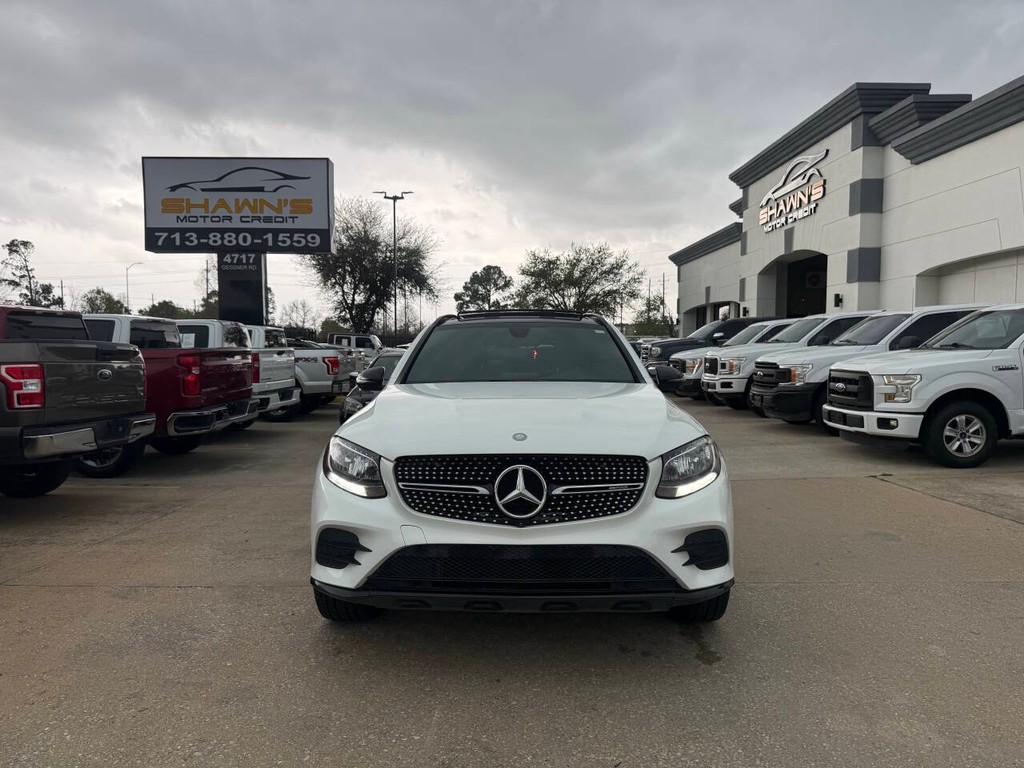 Mercedes-Benz GLC Vehicle Full-screen Gallery Image 42