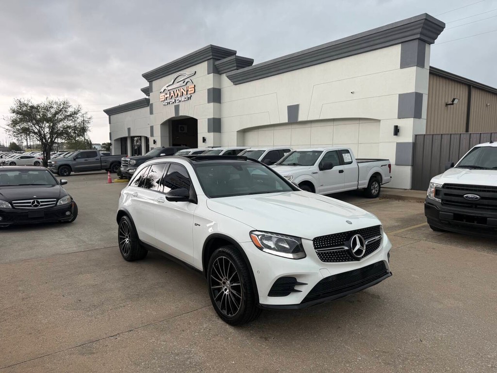 Mercedes-Benz GLC Vehicle Full-screen Gallery Image 43