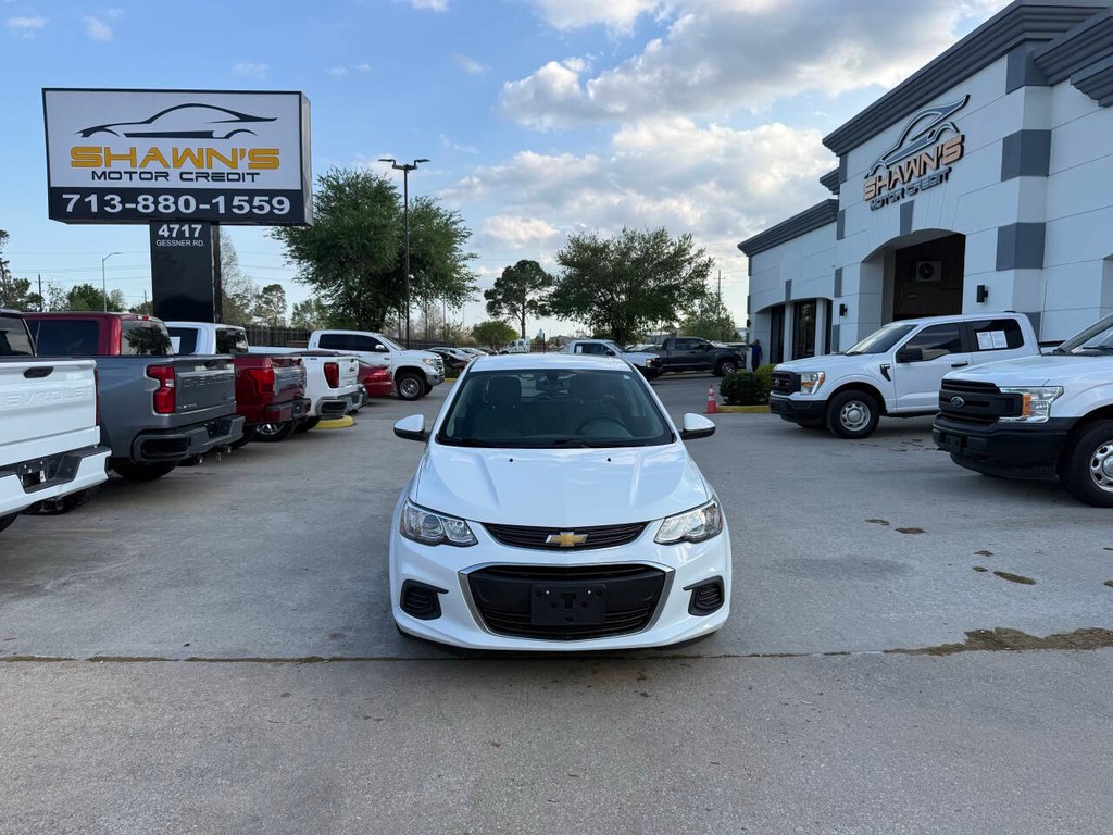 Chevrolet Sonic Vehicle Full-screen Gallery Image 39