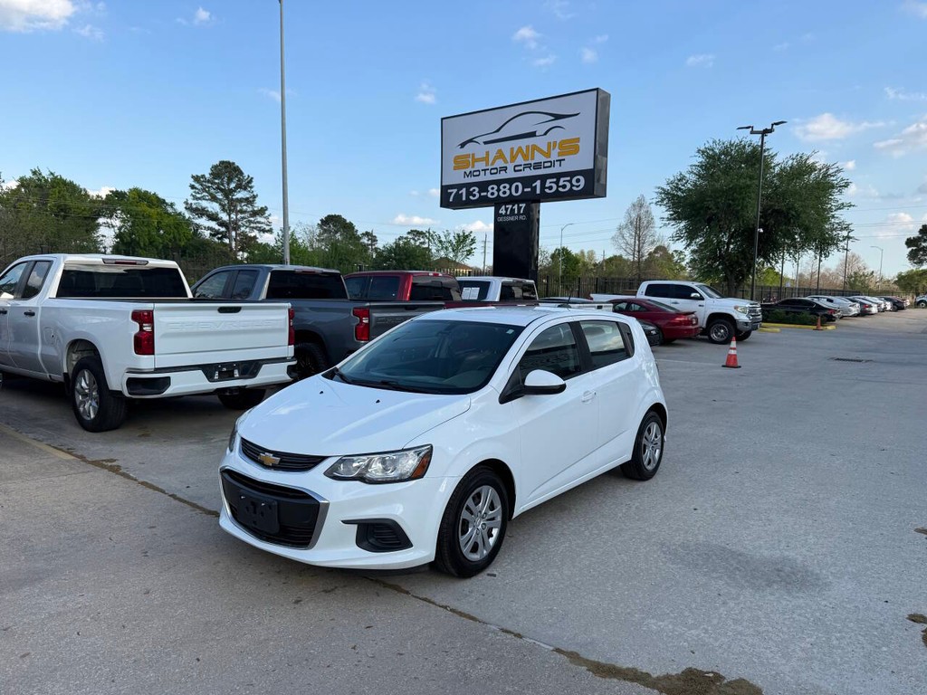 Chevrolet Sonic Vehicle Full-screen Gallery Image 42