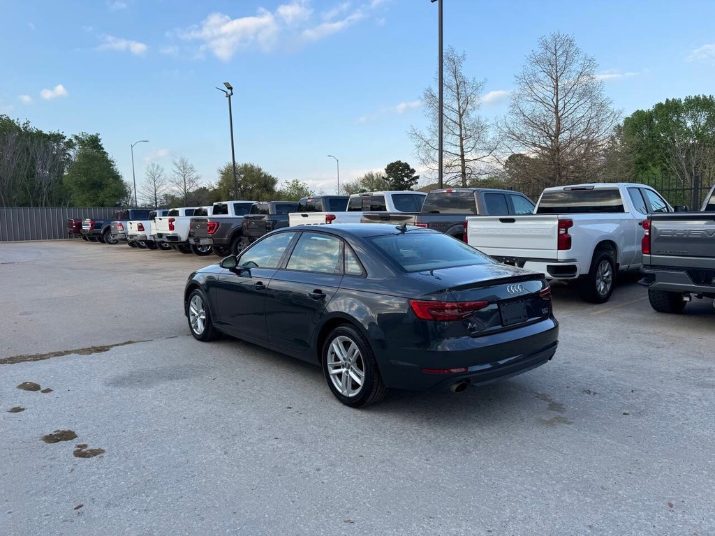 Audi A4 Vehicle Full-screen Gallery Image 04