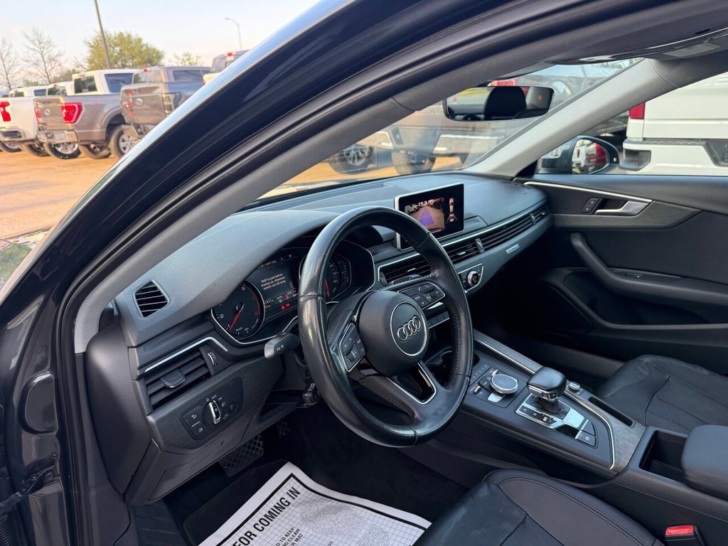 Audi A4 Vehicle Full-screen Gallery Image 06