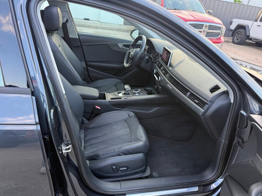 Audi A4 Vehicle Full-screen Gallery Image 10