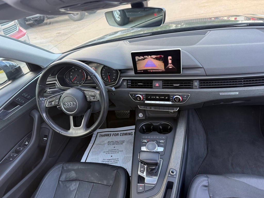 Audi A4 Vehicle Full-screen Gallery Image 17