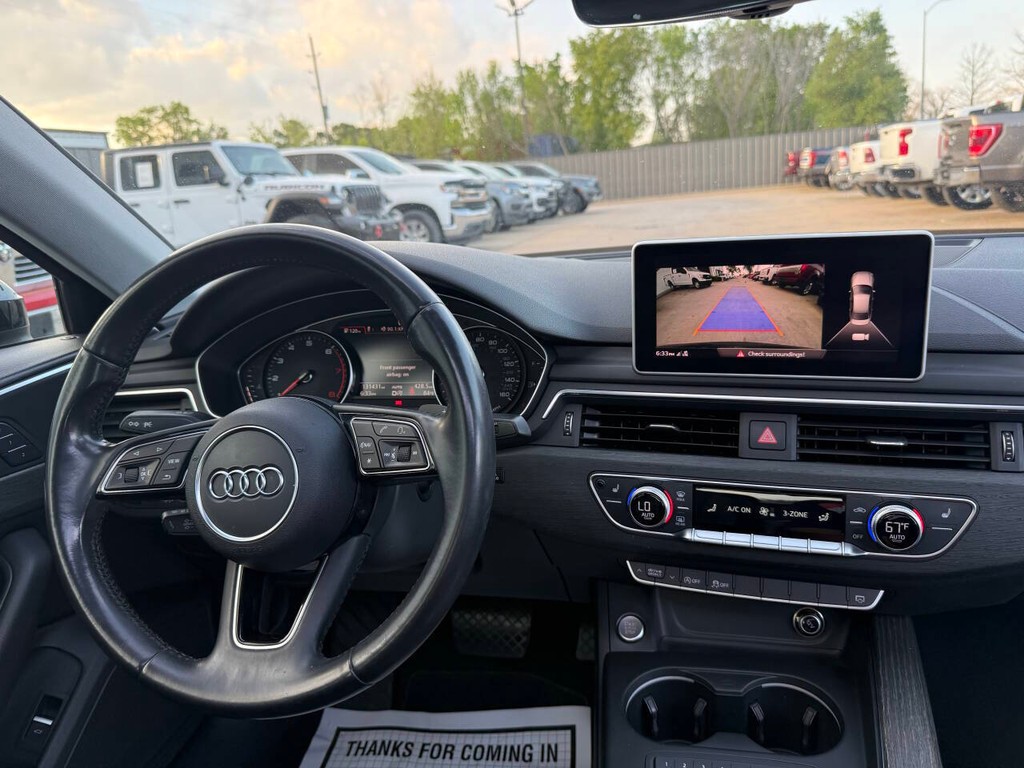 Audi A4 Vehicle Full-screen Gallery Image 19