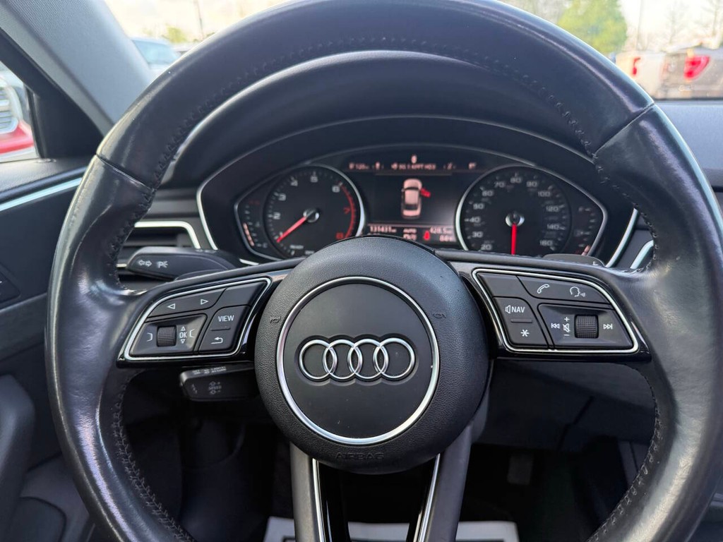 Audi A4 Vehicle Full-screen Gallery Image 21