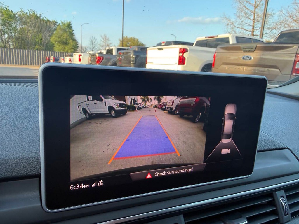 Audi A4 Vehicle Full-screen Gallery Image 25