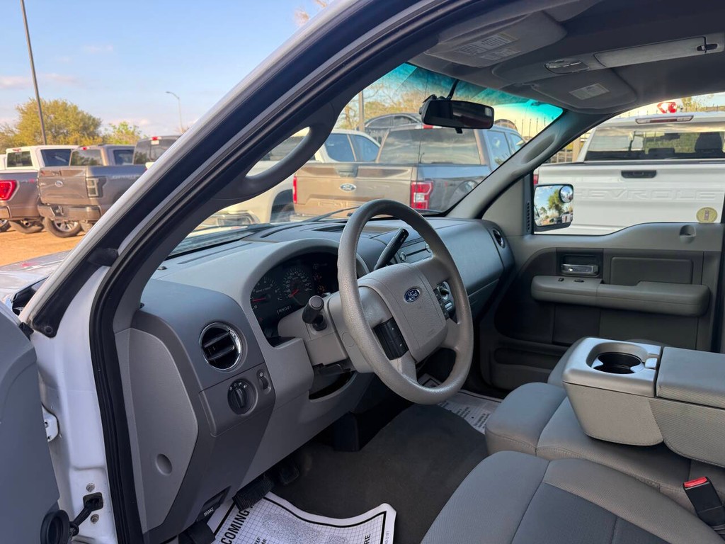 Ford F-150 Vehicle Full-screen Gallery Image 06