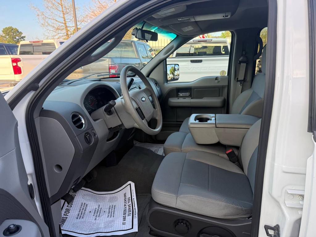 Ford F-150 Vehicle Full-screen Gallery Image 07