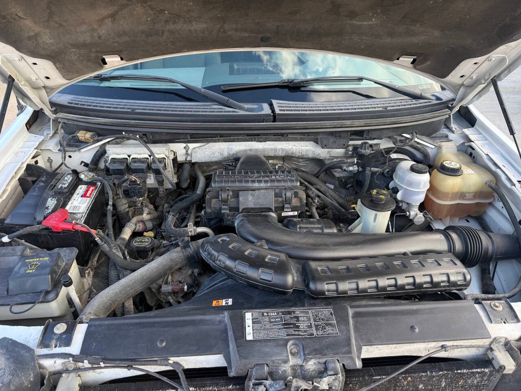 Ford F-150 Vehicle Full-screen Gallery Image 30