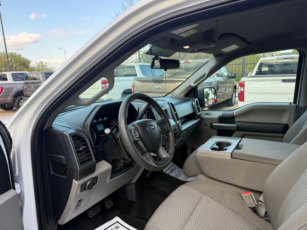 Ford F-150 Vehicle Full-screen Gallery Image 06