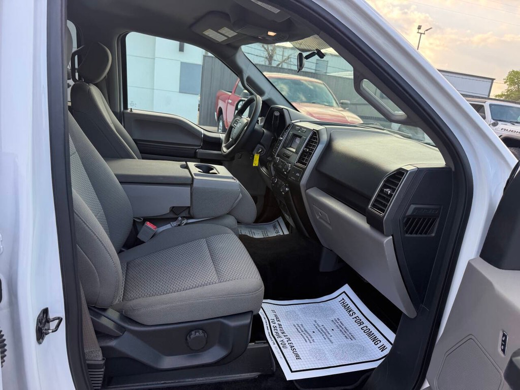 Ford F-150 Vehicle Full-screen Gallery Image 10
