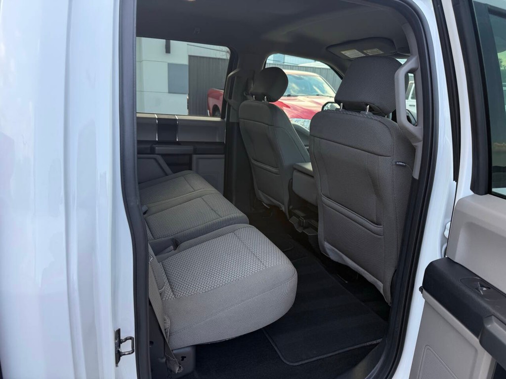 Ford F-150 Vehicle Full-screen Gallery Image 15