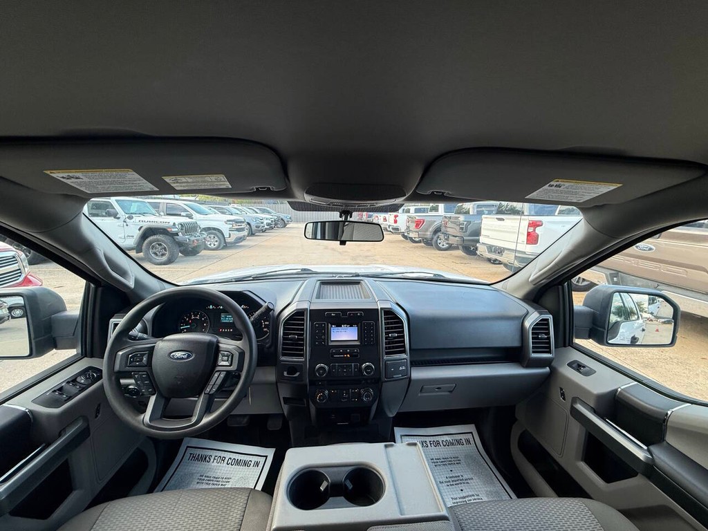 Ford F-150 Vehicle Full-screen Gallery Image 18