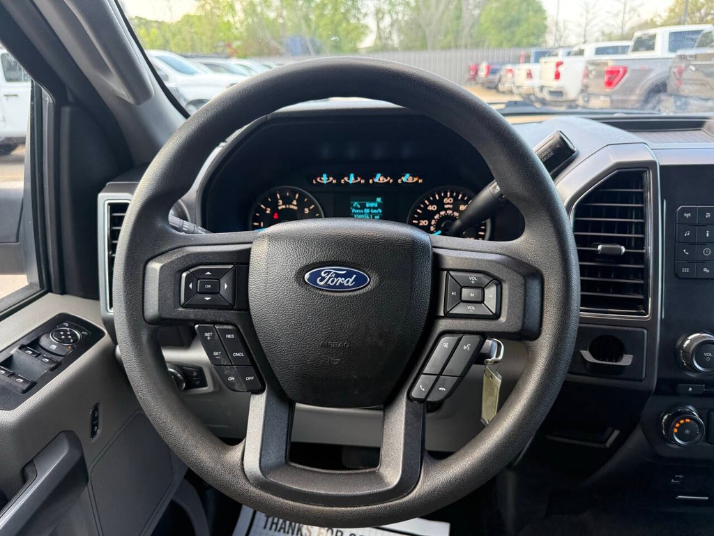 Ford F-150 Vehicle Full-screen Gallery Image 22