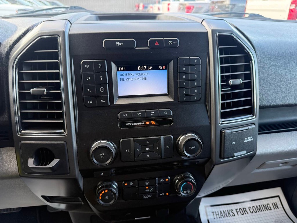 Ford F-150 Vehicle Full-screen Gallery Image 24