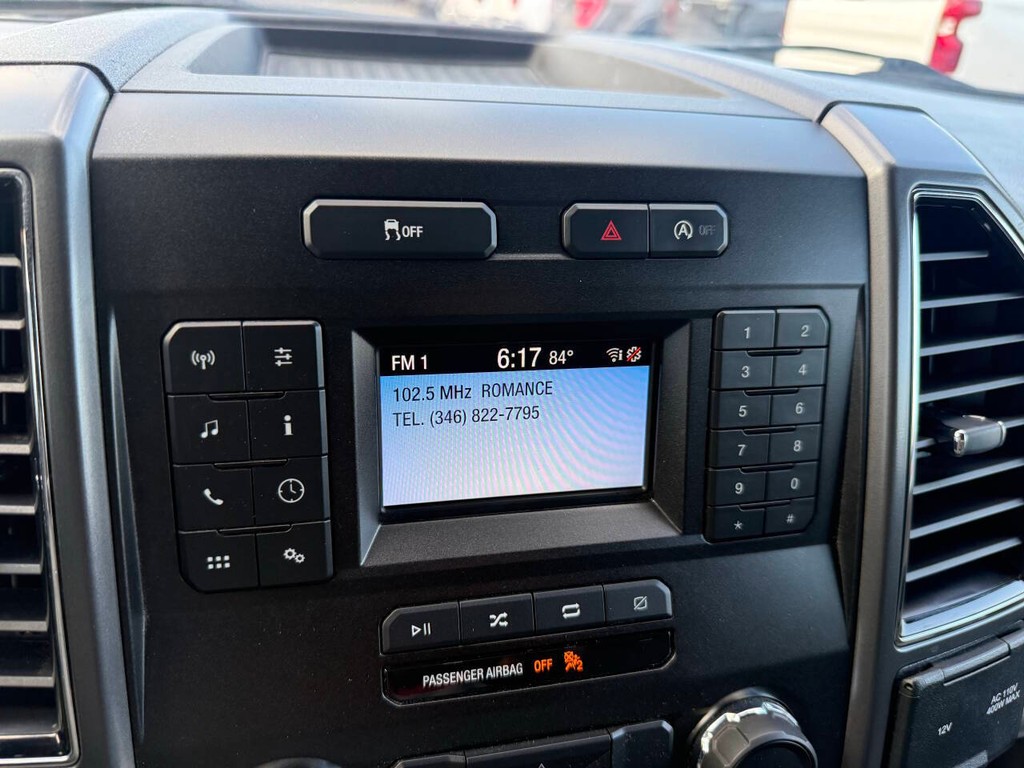 Ford F-150 Vehicle Full-screen Gallery Image 25