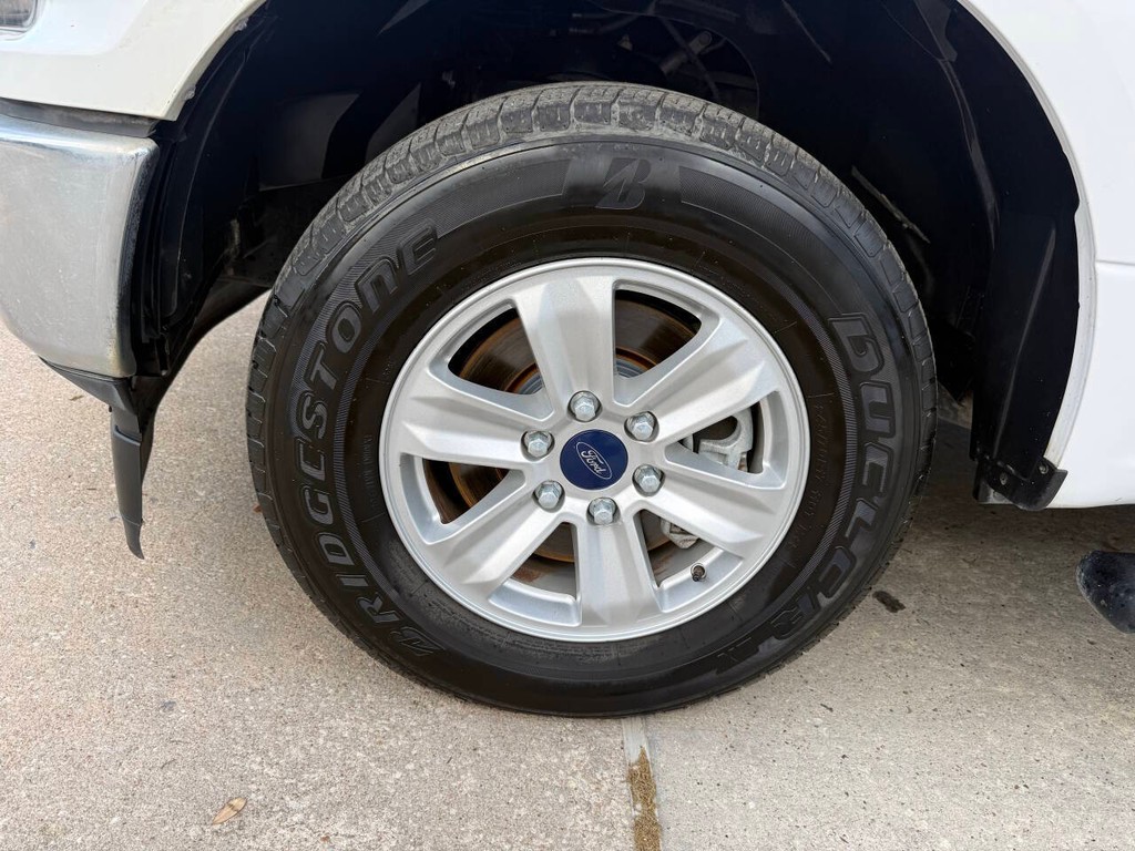 Ford F-150 Vehicle Full-screen Gallery Image 36