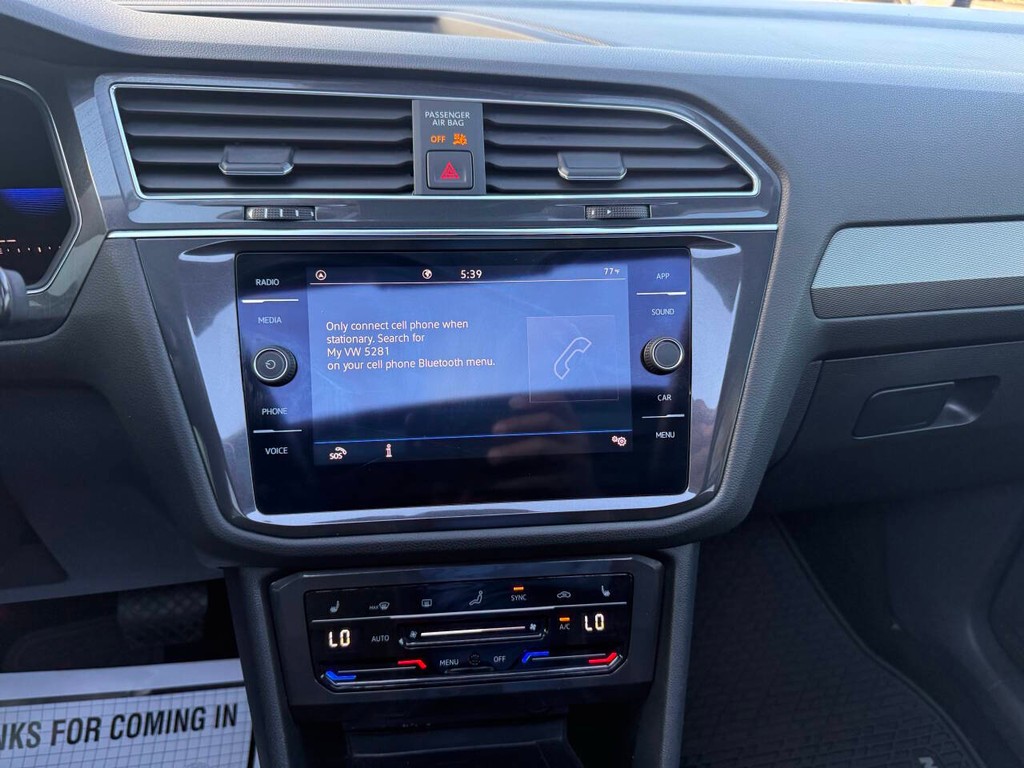 Volkswagen Tiguan Vehicle Full-screen Gallery Image 26