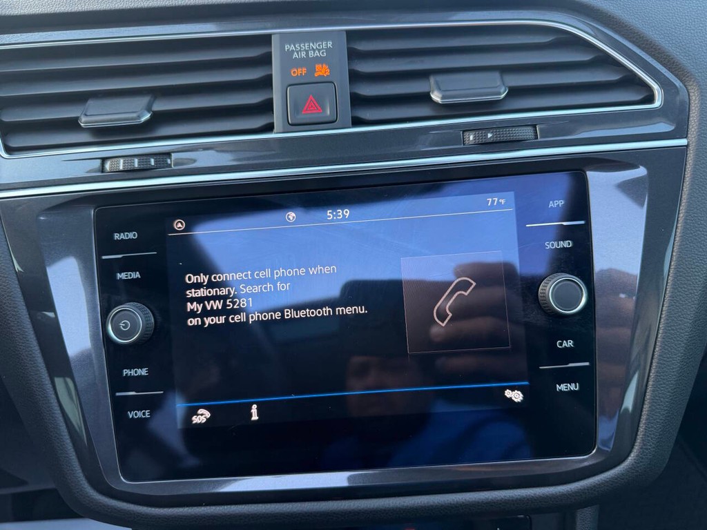 Volkswagen Tiguan Vehicle Full-screen Gallery Image 27