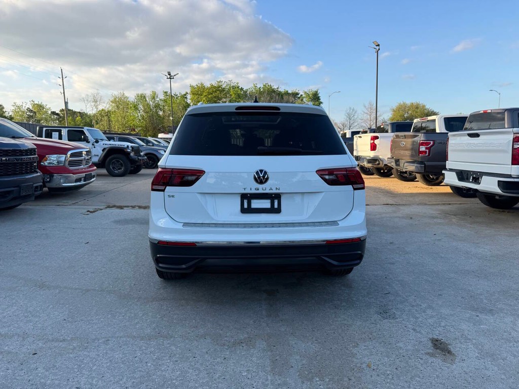 Volkswagen Tiguan Vehicle Full-screen Gallery Image 40