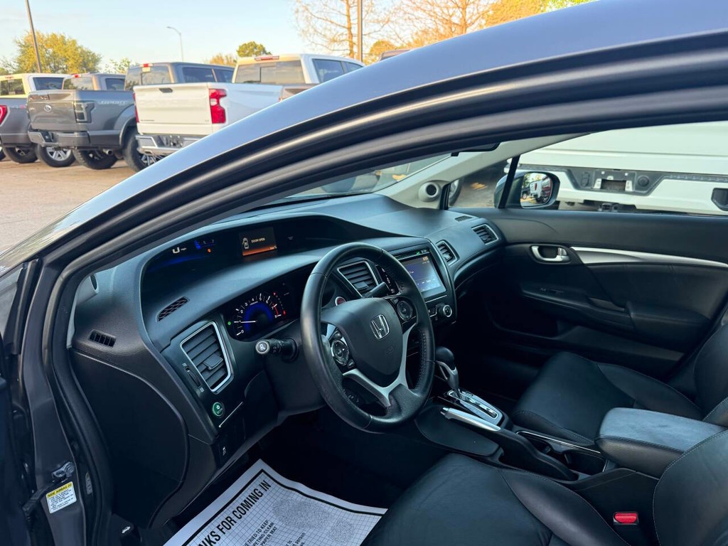 Honda Civic Sedan Vehicle Full-screen Gallery Image 06