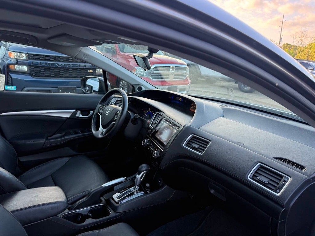 Honda Civic Sedan Vehicle Full-screen Gallery Image 09