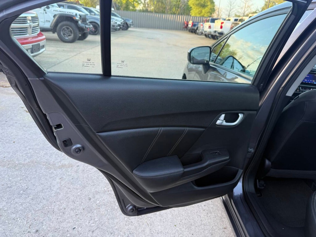 Honda Civic Sedan Vehicle Full-screen Gallery Image 14