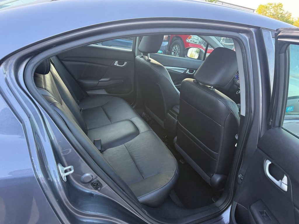 Honda Civic Sedan Vehicle Full-screen Gallery Image 15