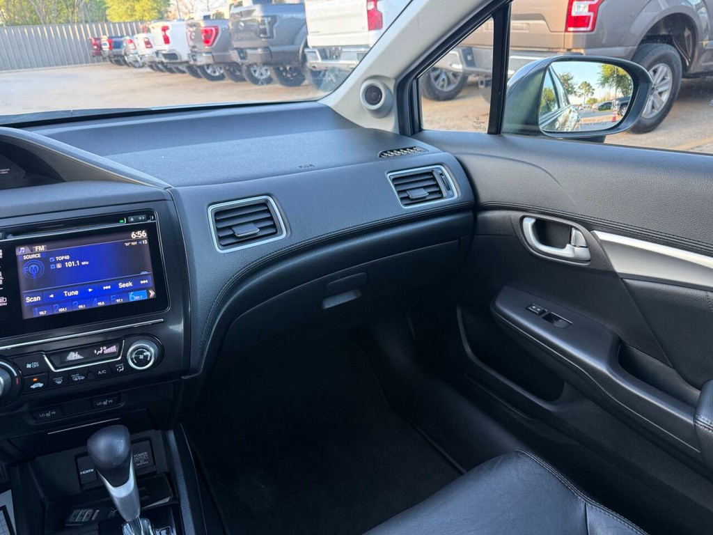 Honda Civic Sedan Vehicle Full-screen Gallery Image 20