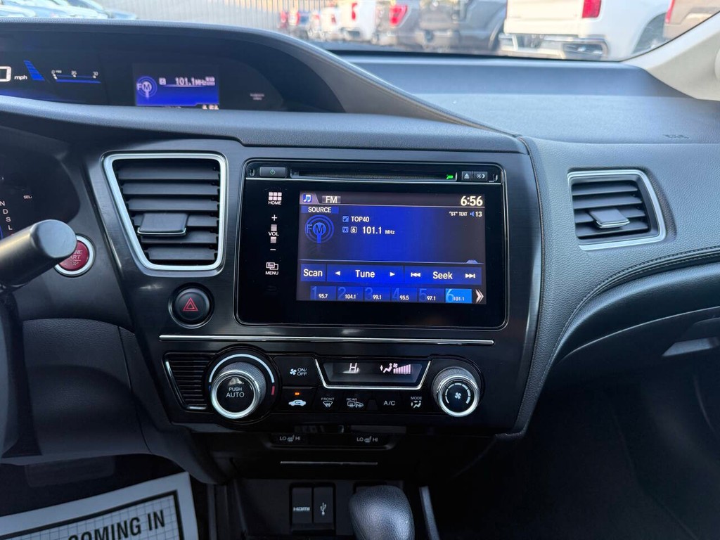 Honda Civic Sedan Vehicle Full-screen Gallery Image 24