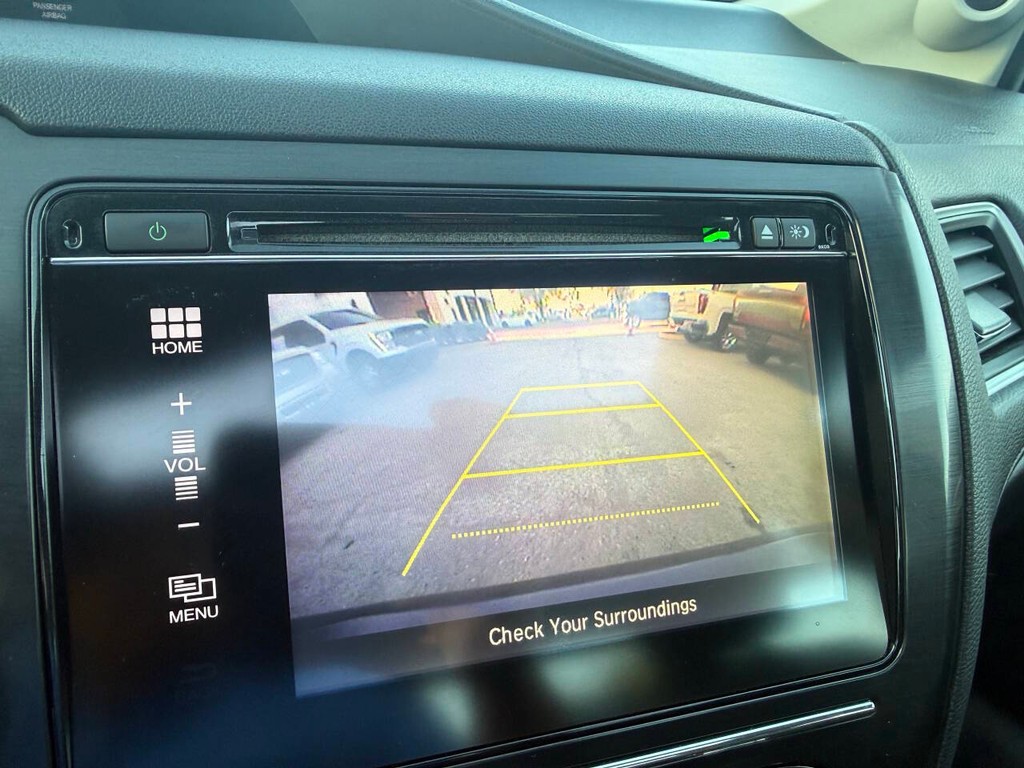 Honda Civic Sedan Vehicle Full-screen Gallery Image 27