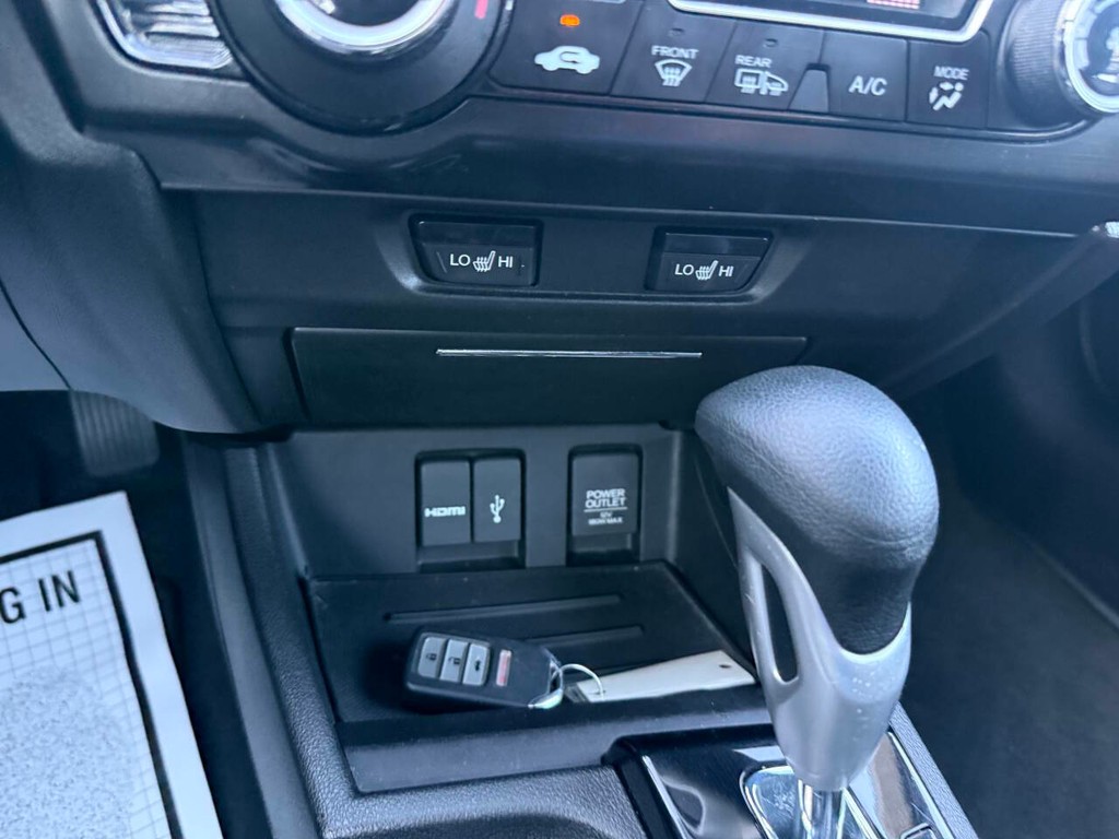 Honda Civic Sedan Vehicle Full-screen Gallery Image 28